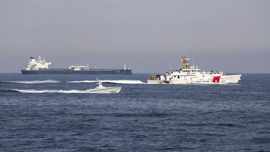 Selat Hormuz Berubah Jadi Pos Bayaran: Dampak RUU Tol Iran yang Bisa Guncang Ekonomi Global